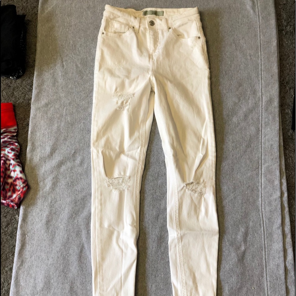 White skinny jeans